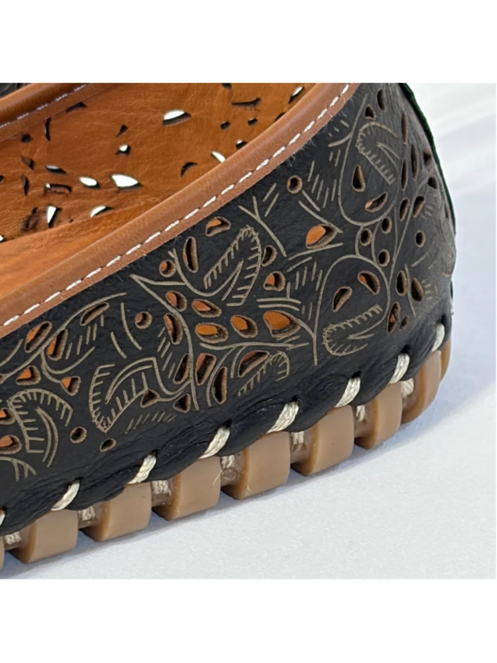 Everly Black Floral Laser Cutout Flats Women’s EU 38 Leather Removable Liner